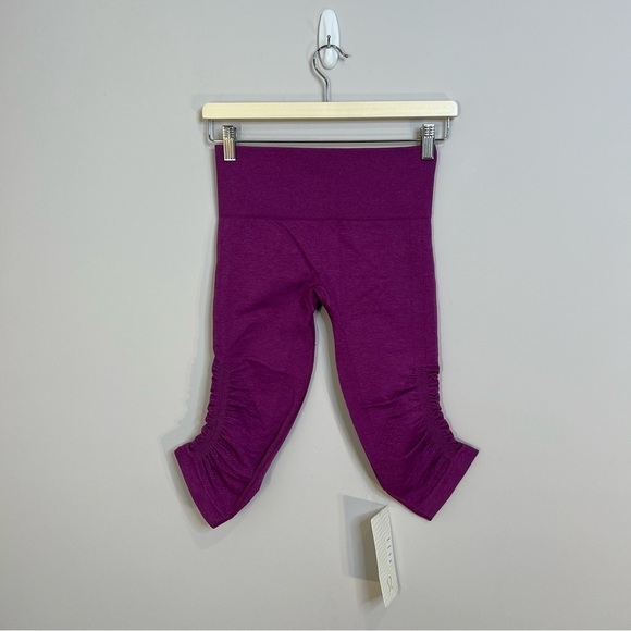 ❄️ LULULEMON In The Flow Crop Size 4 - Picture 4 of 7